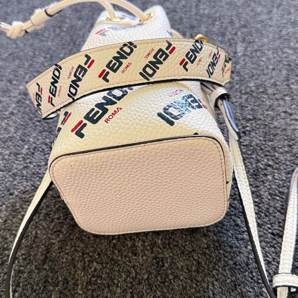 Fendi Mon Tresor mini bucket bag - Picture 14 of 15